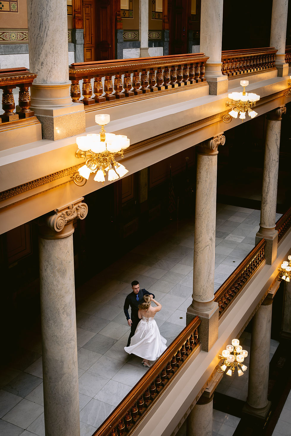 Elegant Indiana State House wedding portraits