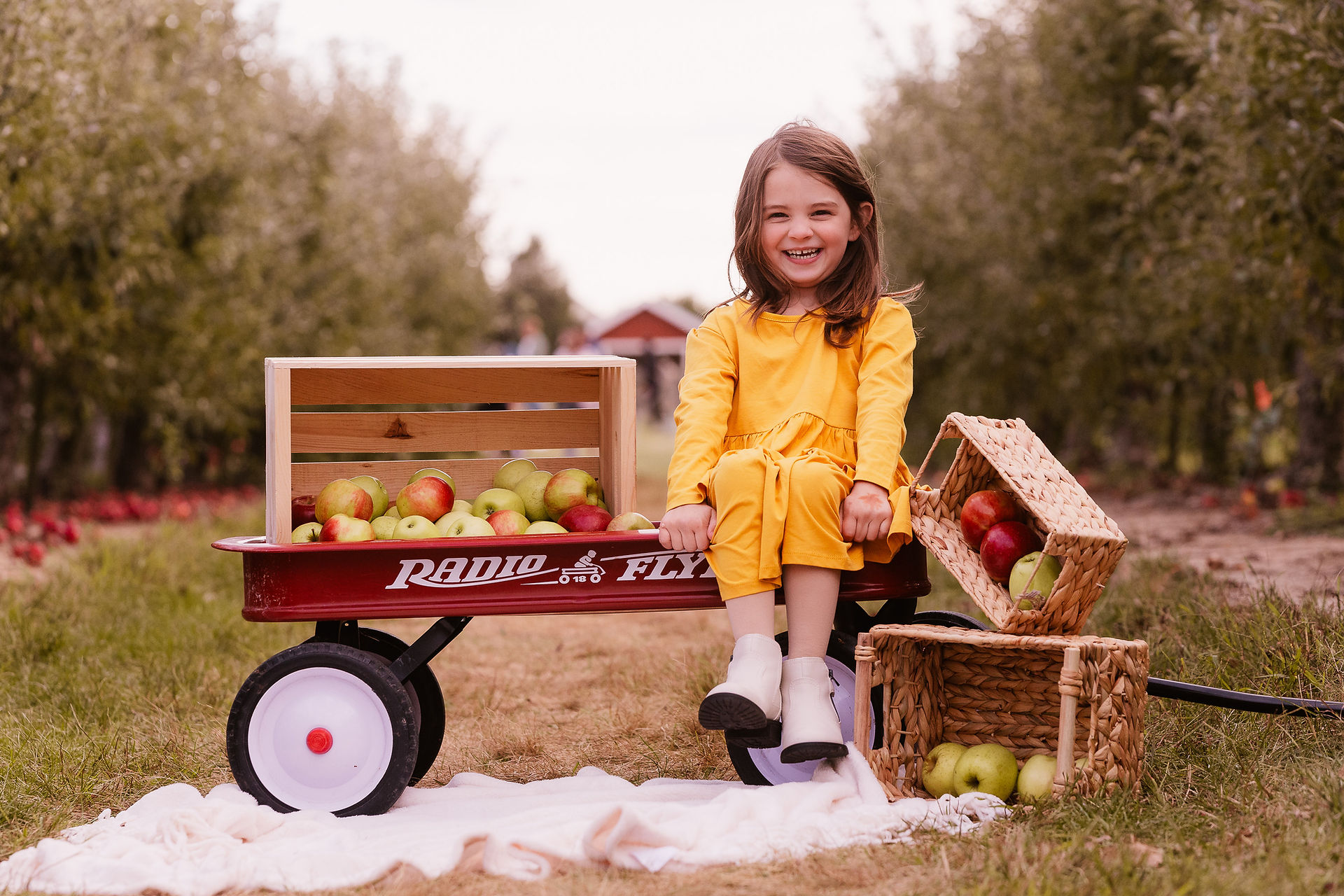 Fall Family Photos At Tuttle Orchard