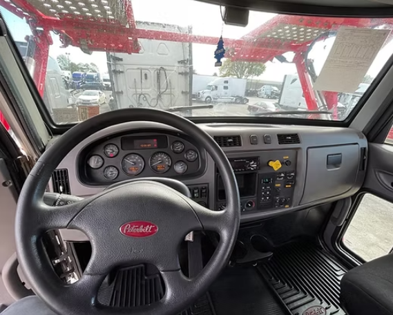 Thumbnail: 2018 Peterbilt 348 Metro 5 Pack / Cottrell Body
