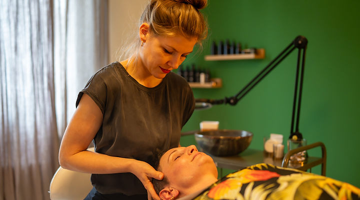 1 h Kopf- und Gesichtsmassage, ein voller Genuss bei OHANA Facial & Bodywork