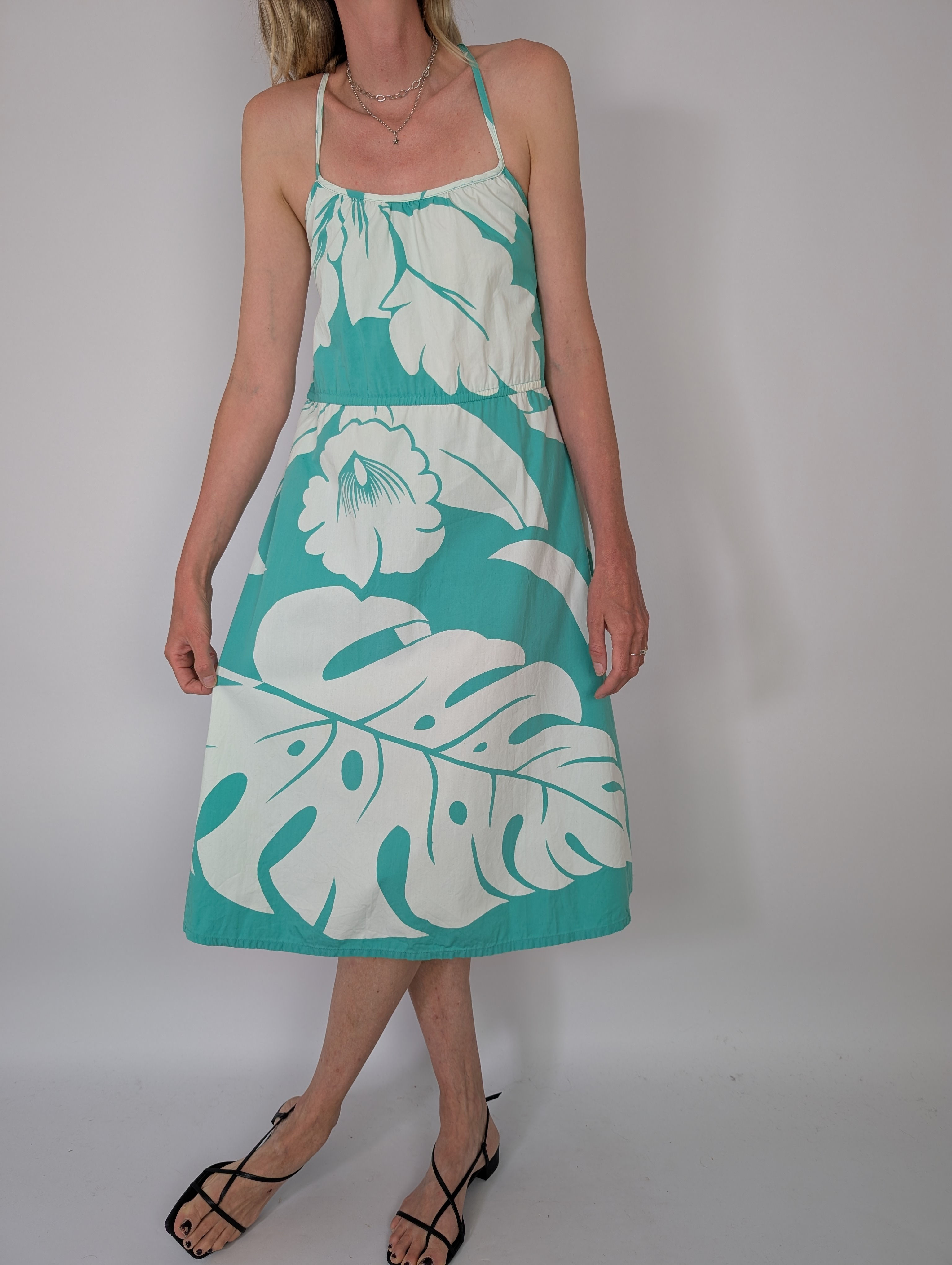 Vintage H&M grönblommig solklänning (M-L)