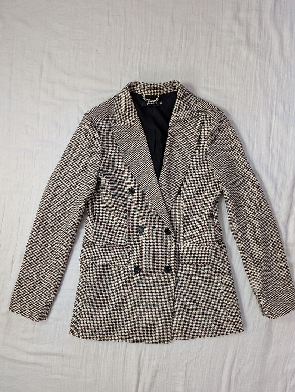 Miniatyrbild: Gina Tricot beigerutig kavaj (S-M)