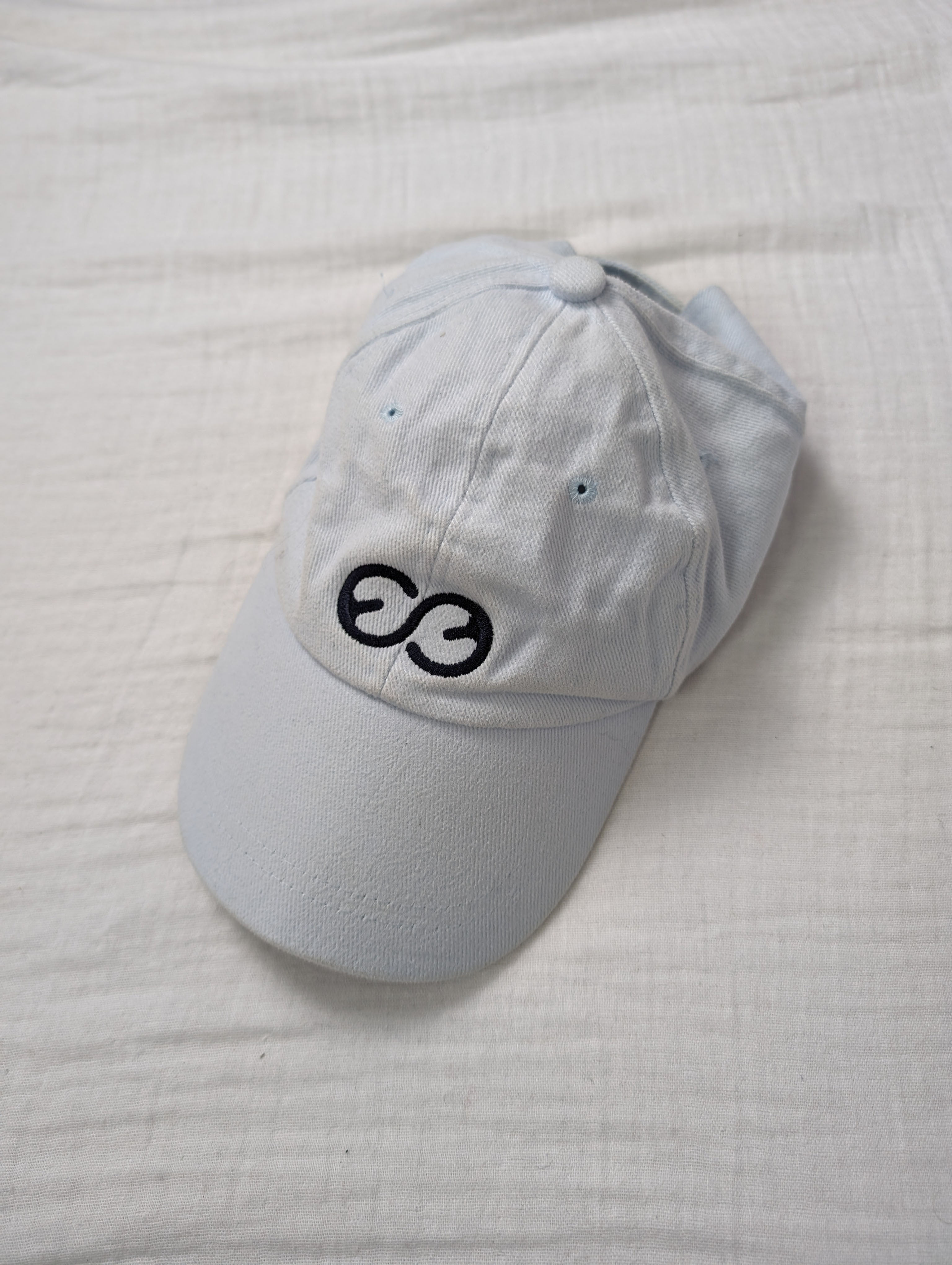 Escada lyseblå logohætte