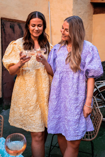 Miniaturebillede: A View ljusgul klänning i brocad (XS-M)