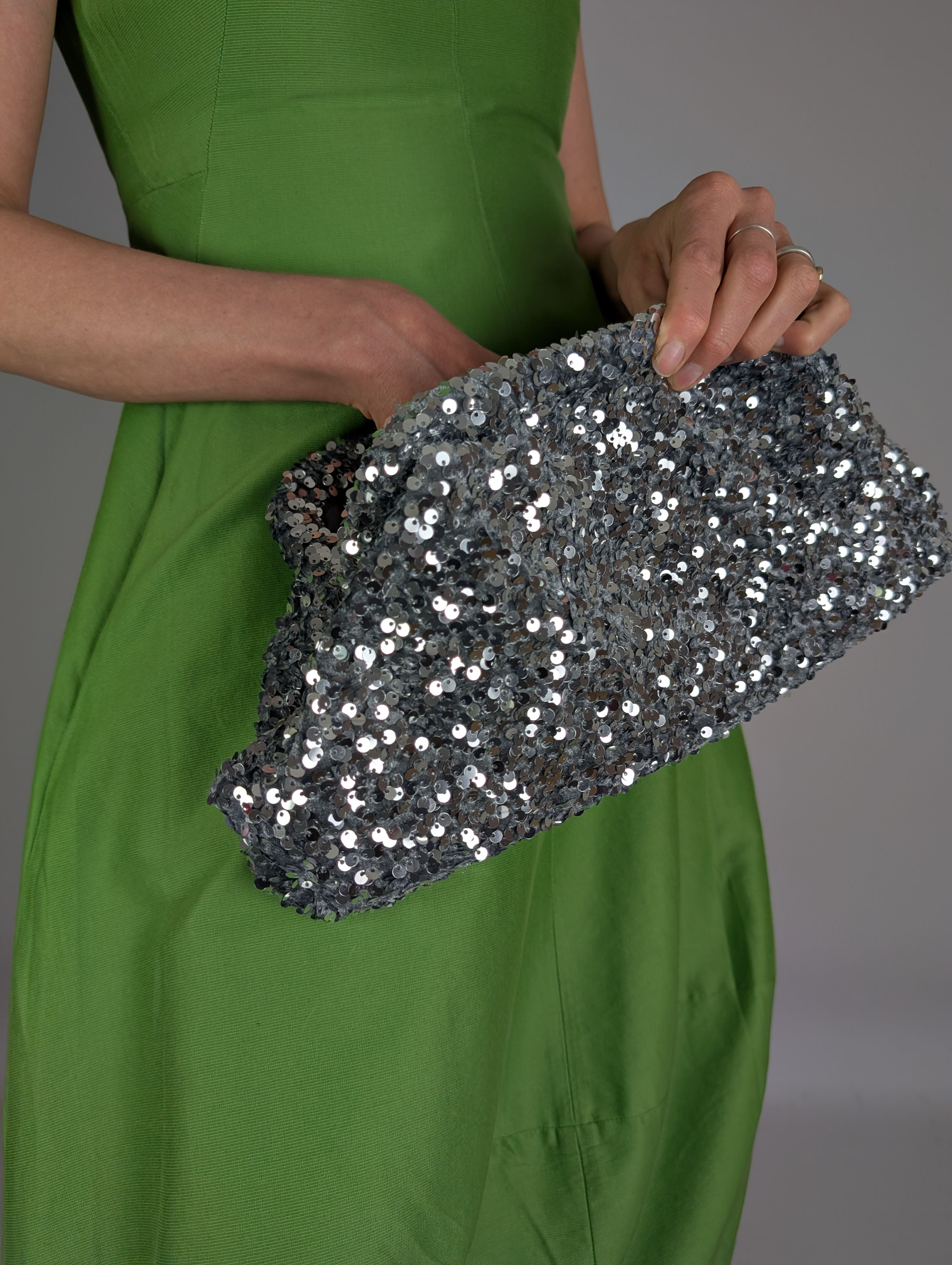 Cos stor clutch väska i paljett