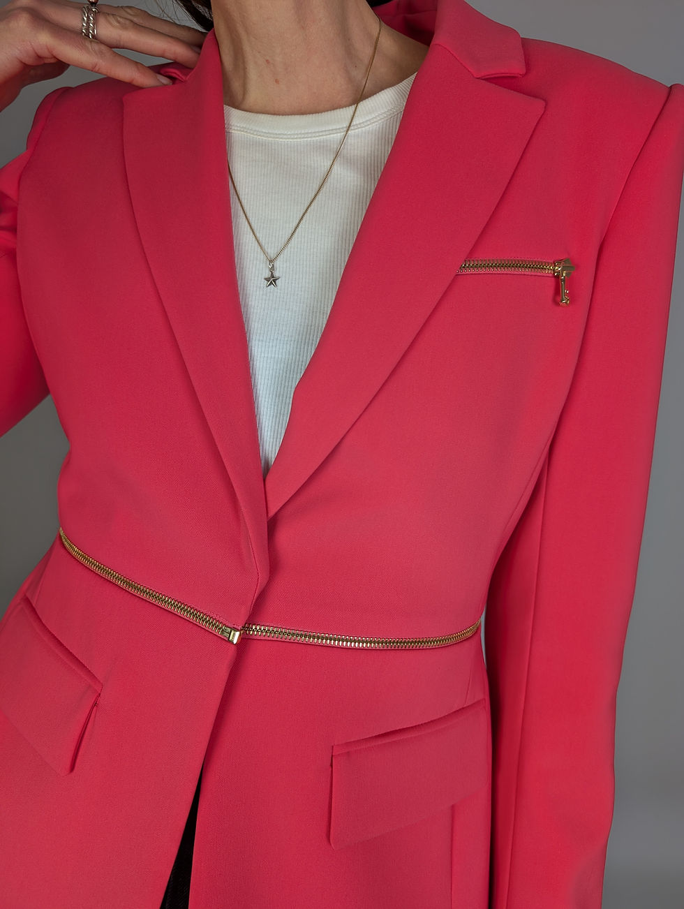 Miniatyrbild: Patricia Pepe hallonröd kavaj med avtagbar design (S-M)