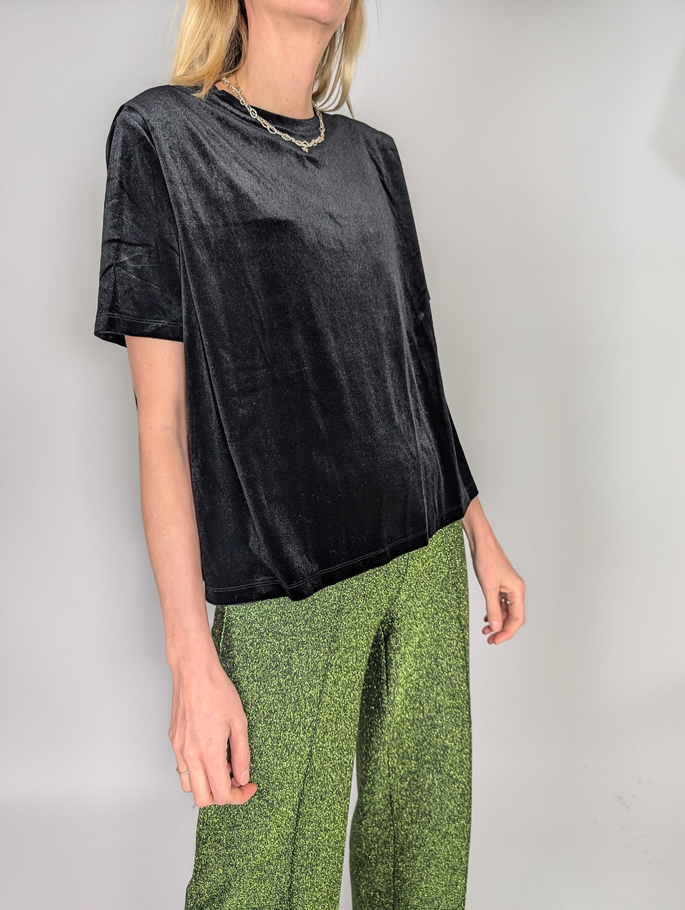 Mango sort fløjls t-shirt (S-M)