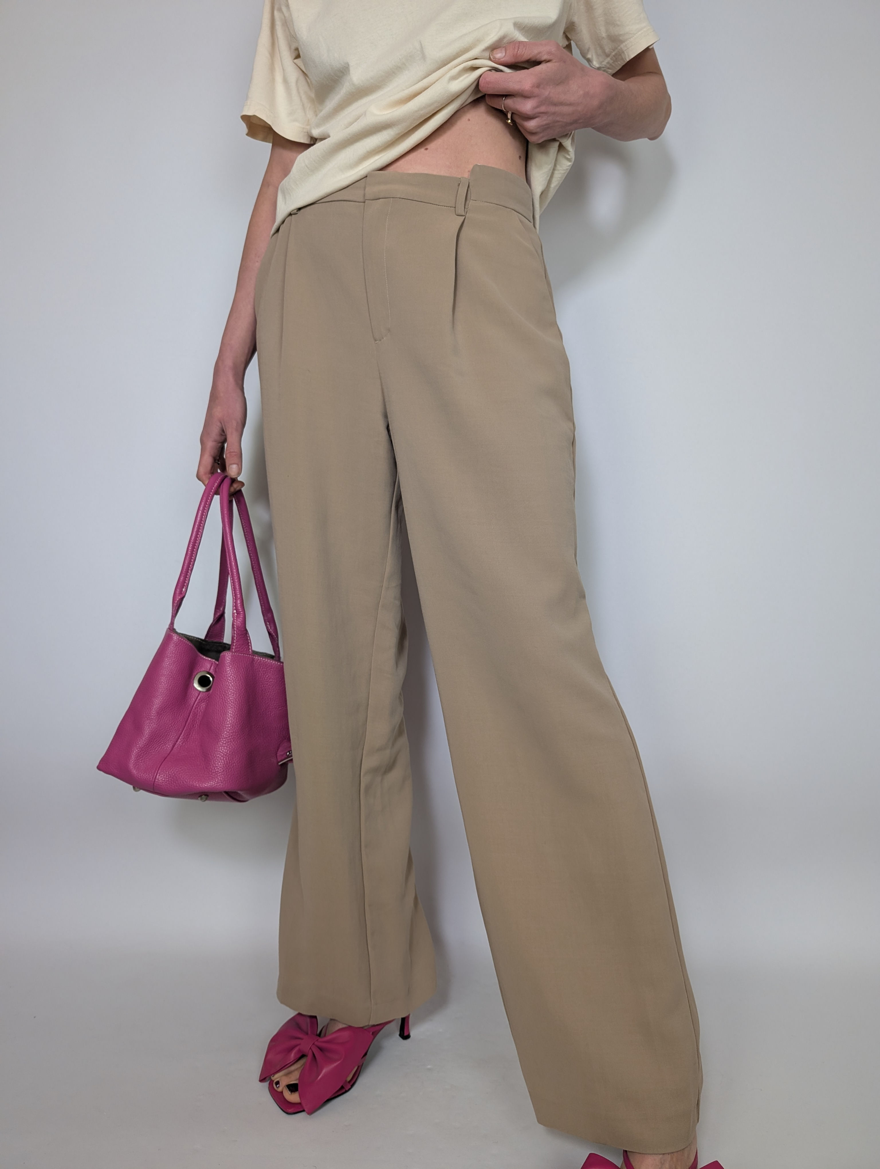 Reserved vida beige slacks (M)