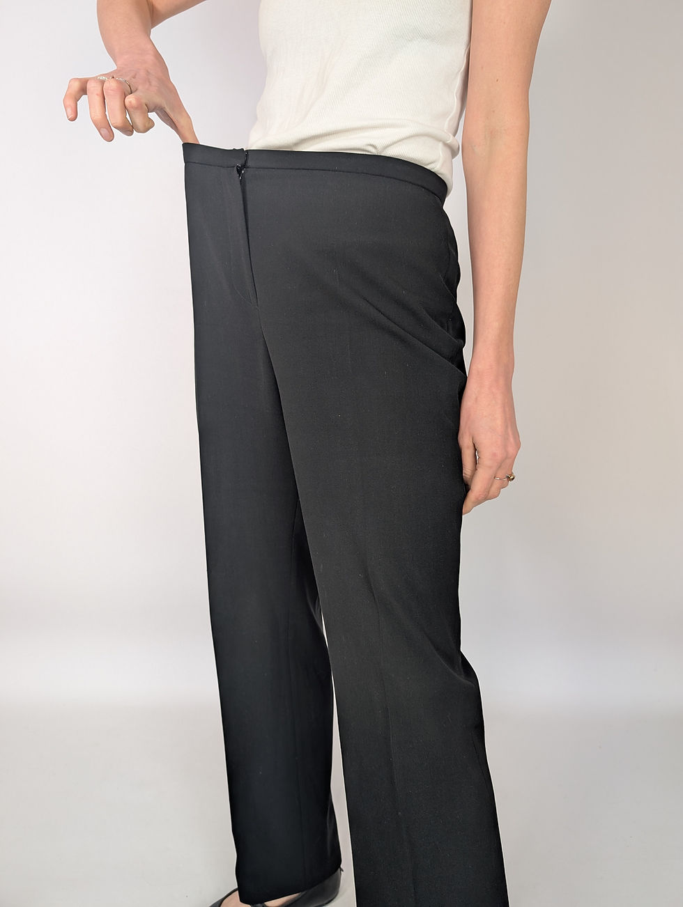 Miniatyrbild: Vintage 90-tal svarta mjuka slacks i ull (L)