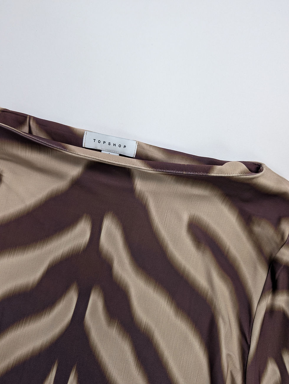 Miniaturebillede: Topshop brunmönstrad longsleeve top (L)