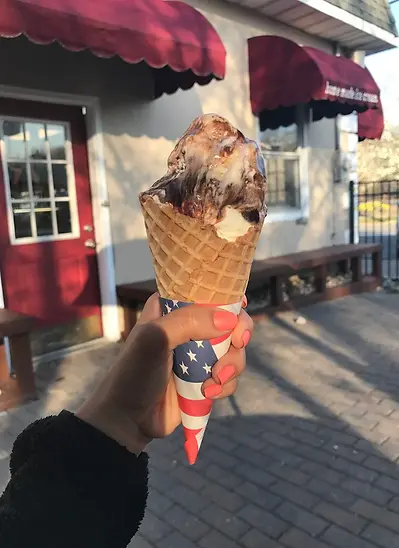 ice_cream_incone.webp