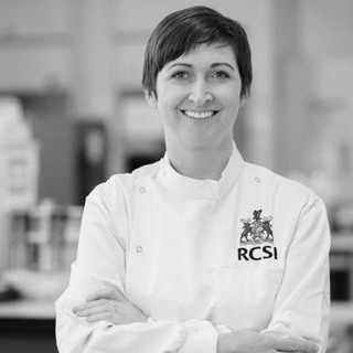 Dr Annie Curtis