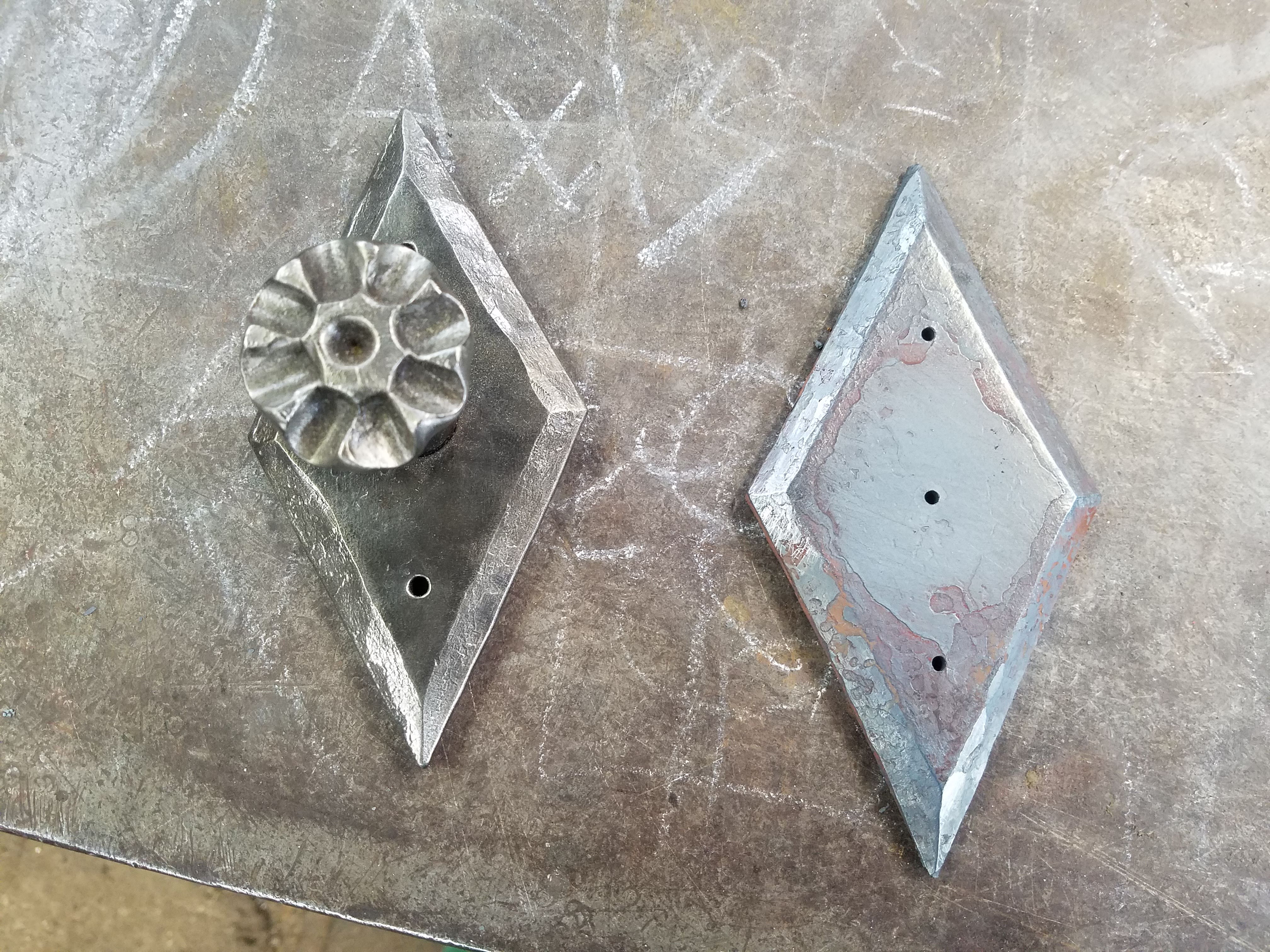 Diamond Back Plate with Hook