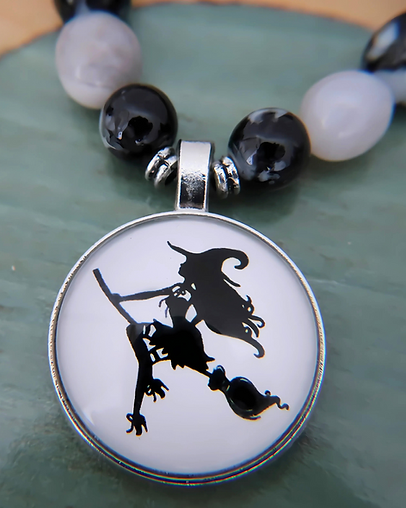 Witch Glass Cabochon with Agate Crystal Beads Necklace