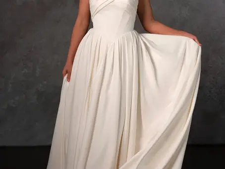 Steaming Your Wedding Dress: FAQs Brides Ask Before the Big Day