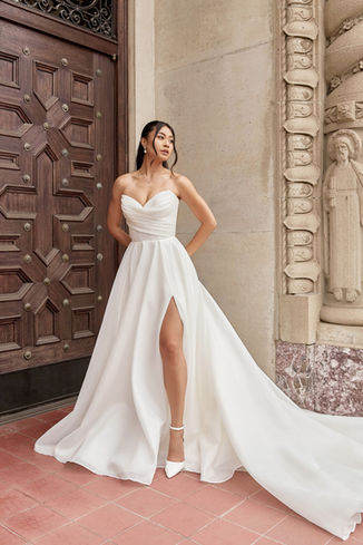 Essense of Australia D3941 Wedding Dress in Charlotte