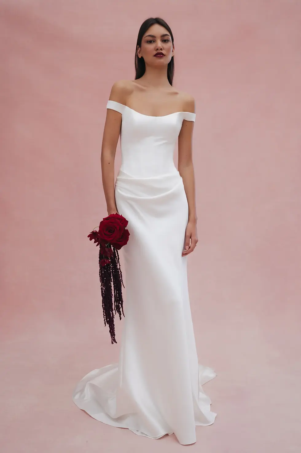 Second Skin Wedding Dresses: The Best Fabrics for a Sleek, Body-Skimming Gown