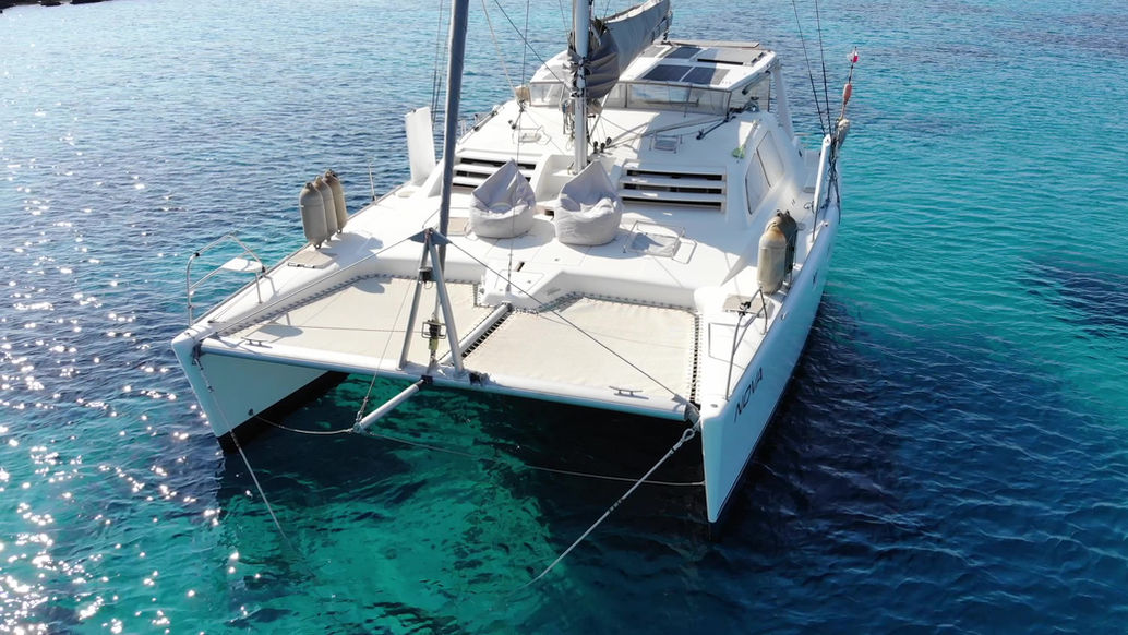 Catamaran trampoline area -Sun and Wind