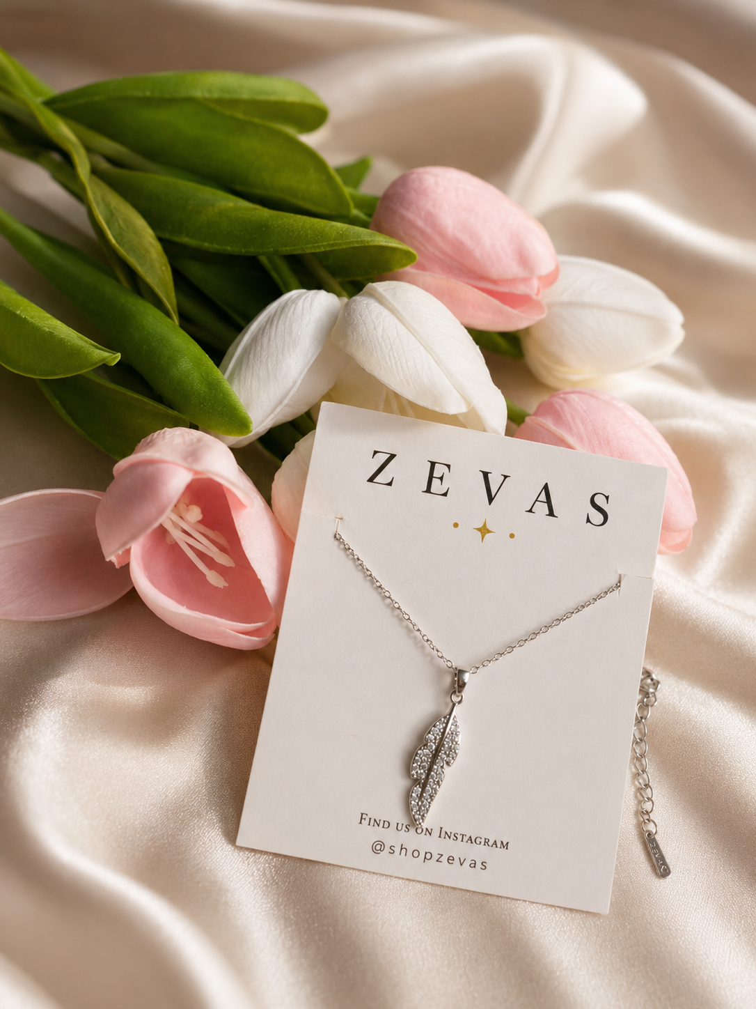 Silver Feather Elegance Necklace