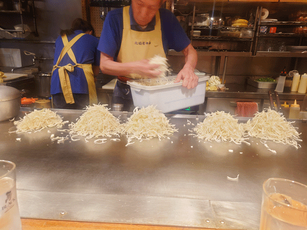 圧巻のお好み焼きショー（画像１４）