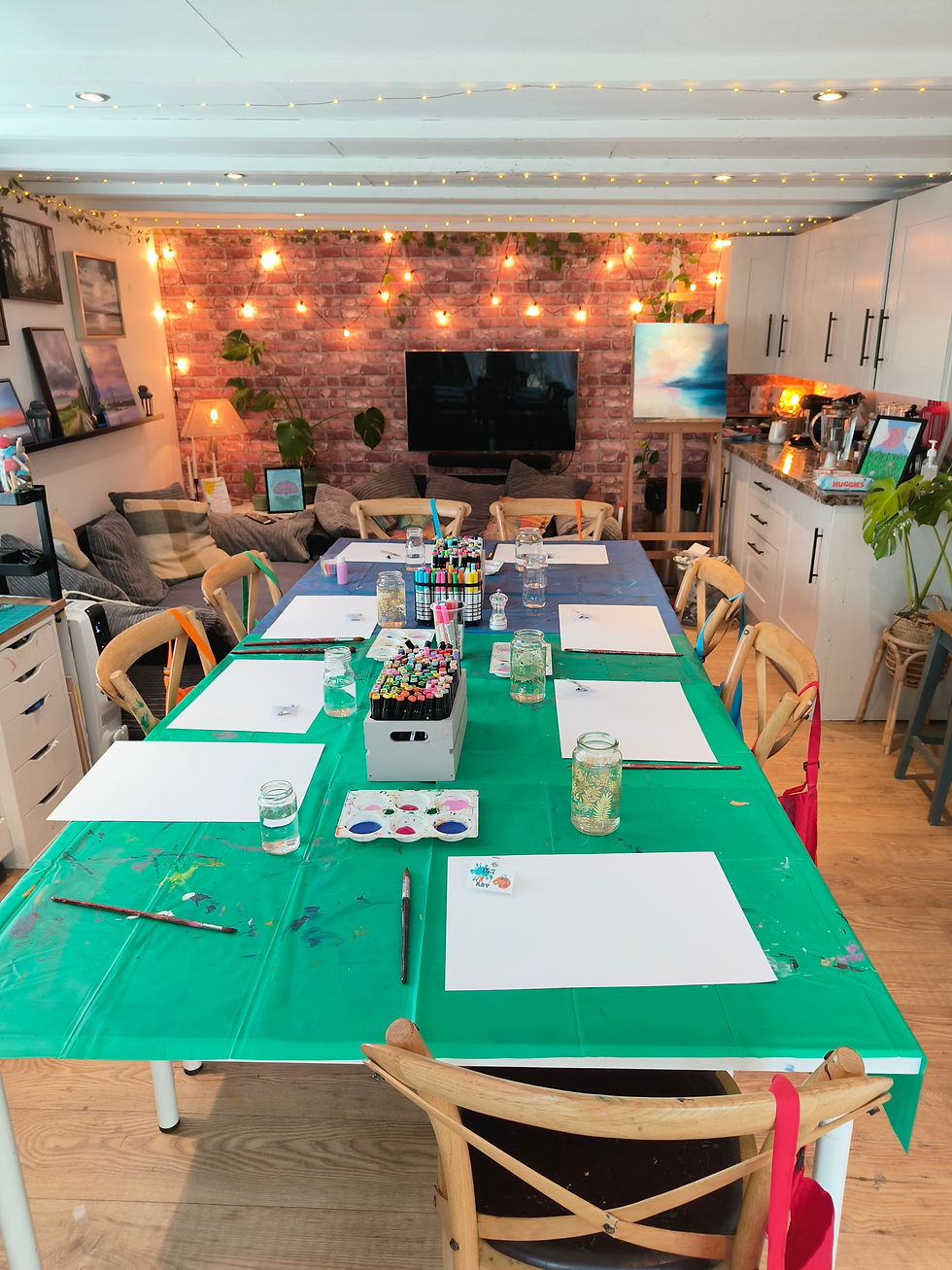 Art Cabin art courses in Bromley.