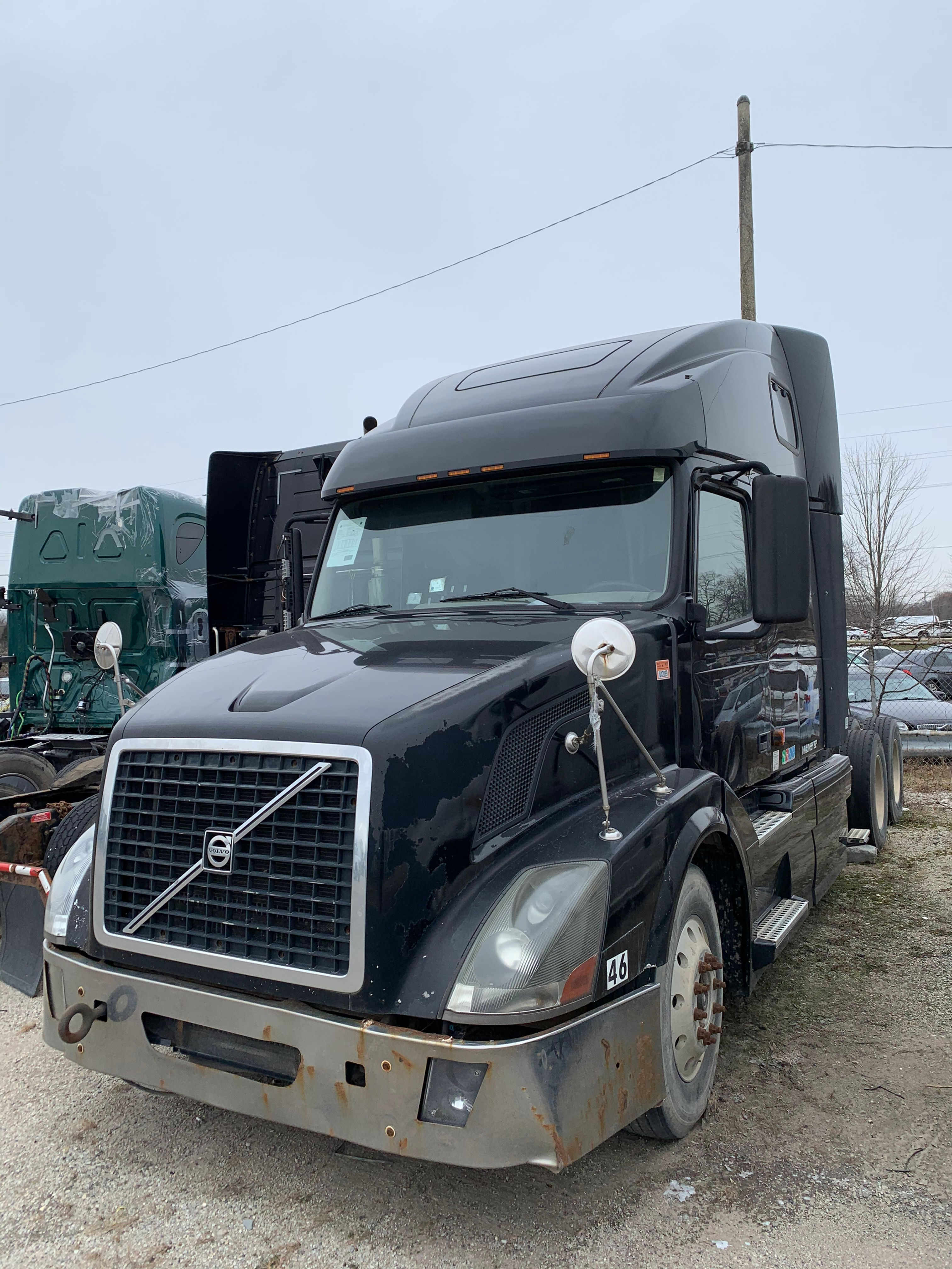 2008 Volvo VNL 670 / 2pcs