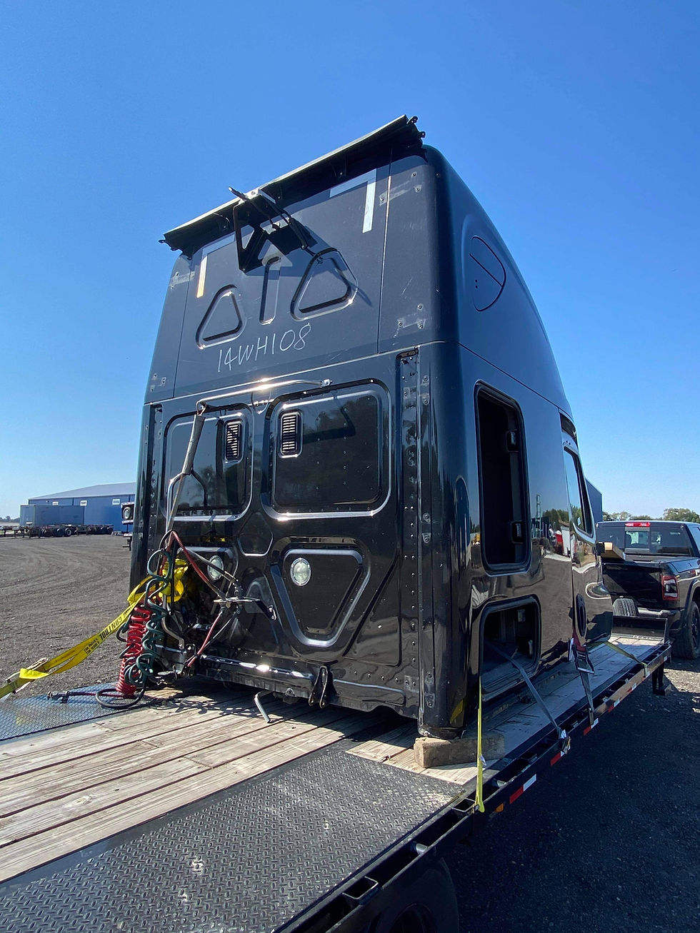 Thumbnail: 2014 Freightliner Cascadia CAB / with interior