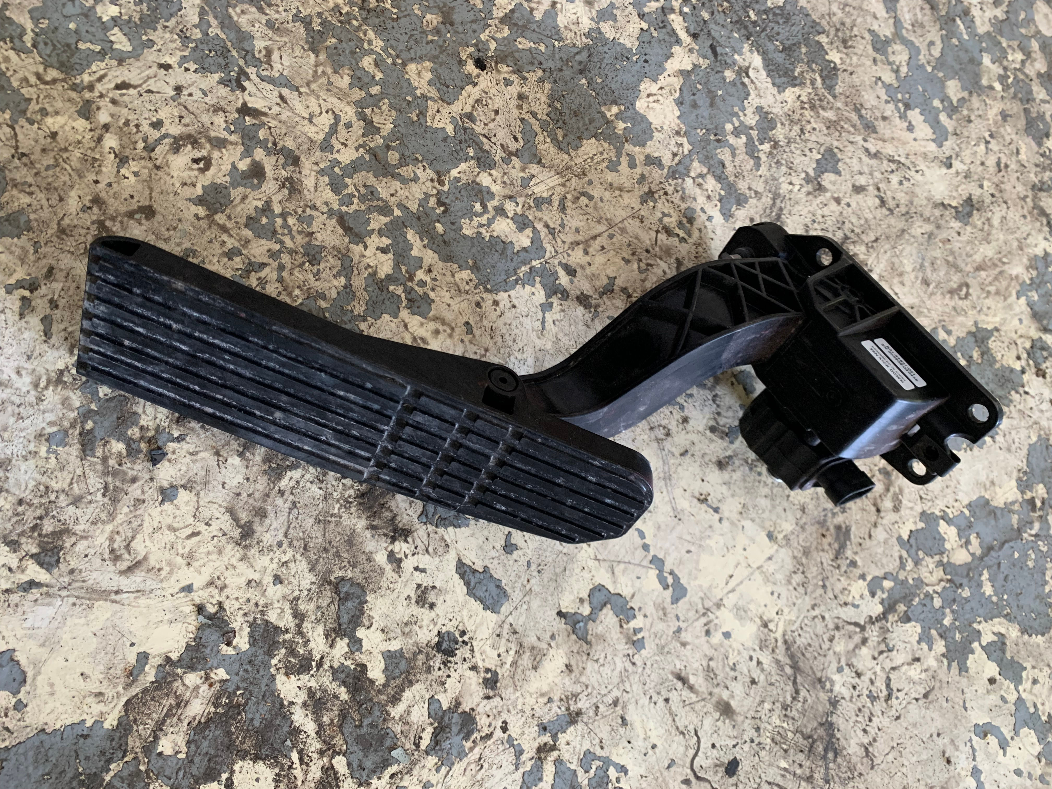 Accelerator/Throttle/Clutch/Brake Pedals