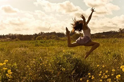 field,jump,dance,girl,nature,joy-34ec8f9