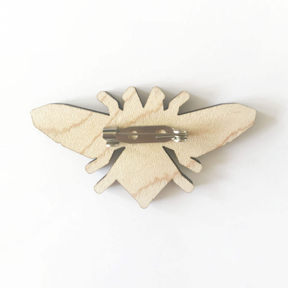 Miniature : Broche insecte en bois modèle abeille attache inox