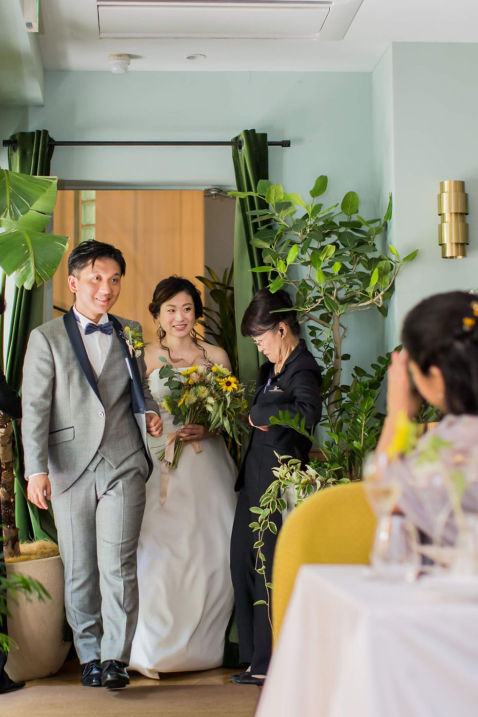 日比谷パレスで結婚式をした新郎新婦の披露宴入場を撮影した写真
