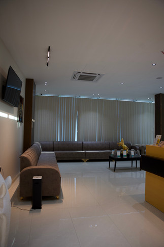 عيادة الدكتور انس العبيدي من الداخل