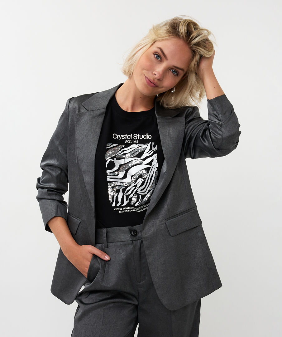 Veston anthracite satiné et manches plissées