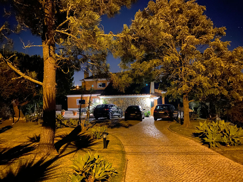Pêra Miúda Parking Lot