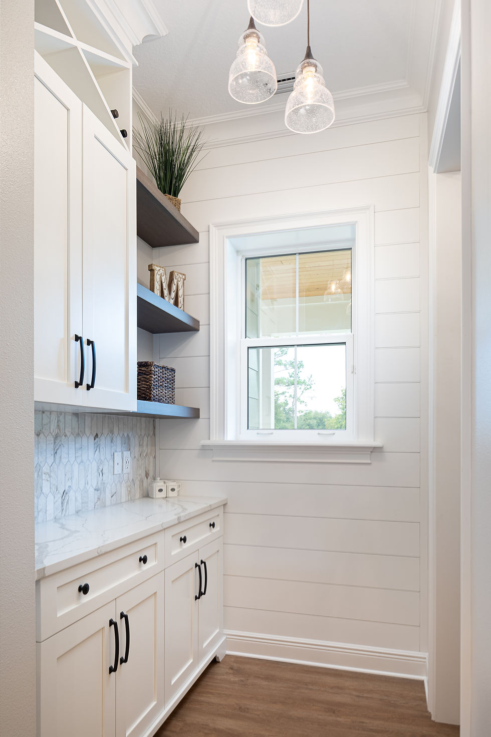 Thumbnail: MODERN FARMHOUSE