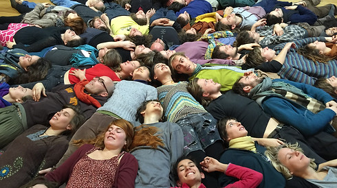 heads on flore.jpg
