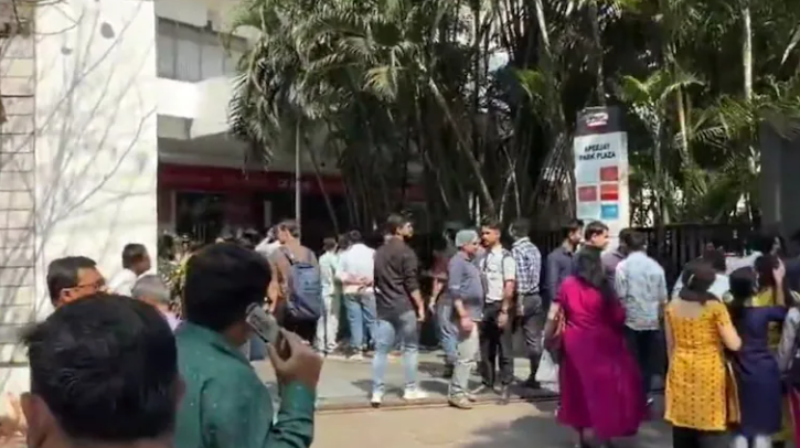 Kolkata residents stepping out of buildings after earthquake tremors