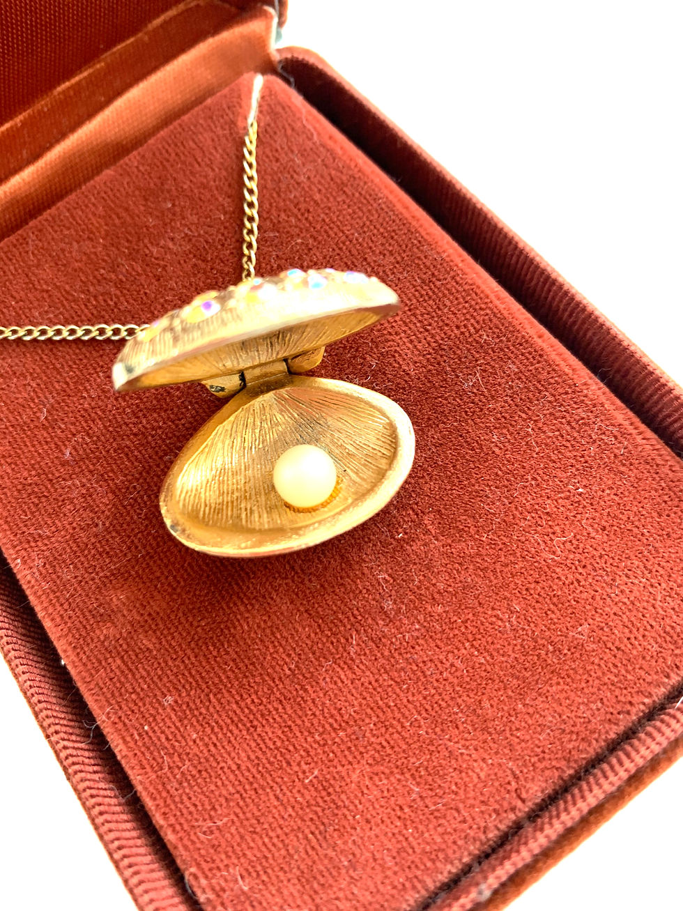 Thumbnail: Vintage Oyster Pendant