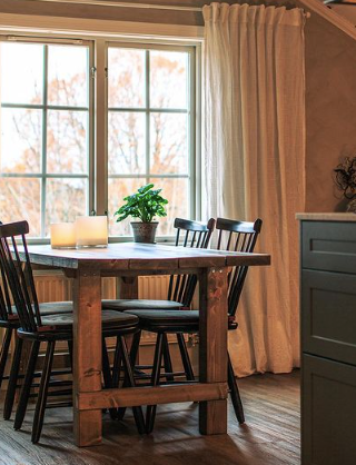 Miniatyrbild: Kamomill matbord