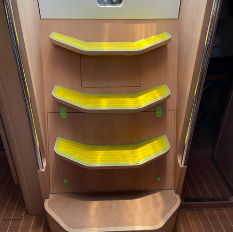 Swan, Yacht Service, Osmocolor, Italy, Colormatching, damagerepair, Segelbåt, detailworks