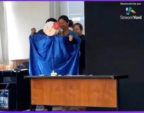 Ações com fomas animadas em sala de aula.