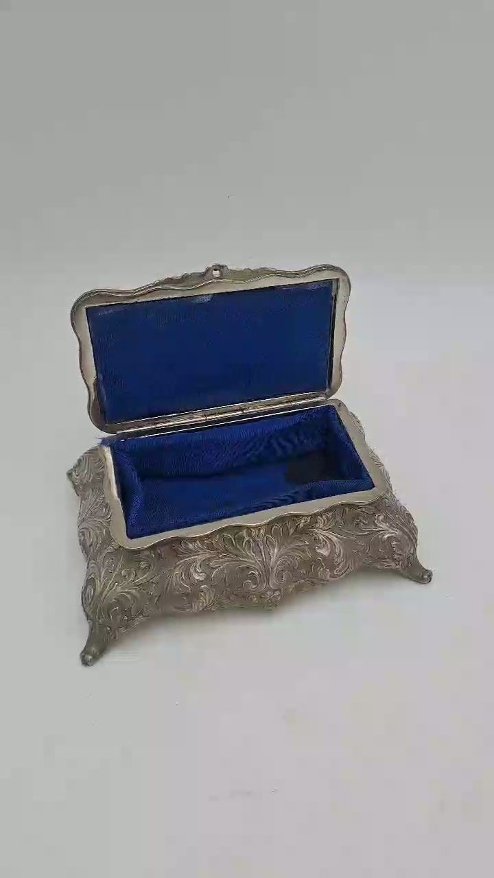 Thumbnail: 1940's Lador Swiss Musical Trinket Box 