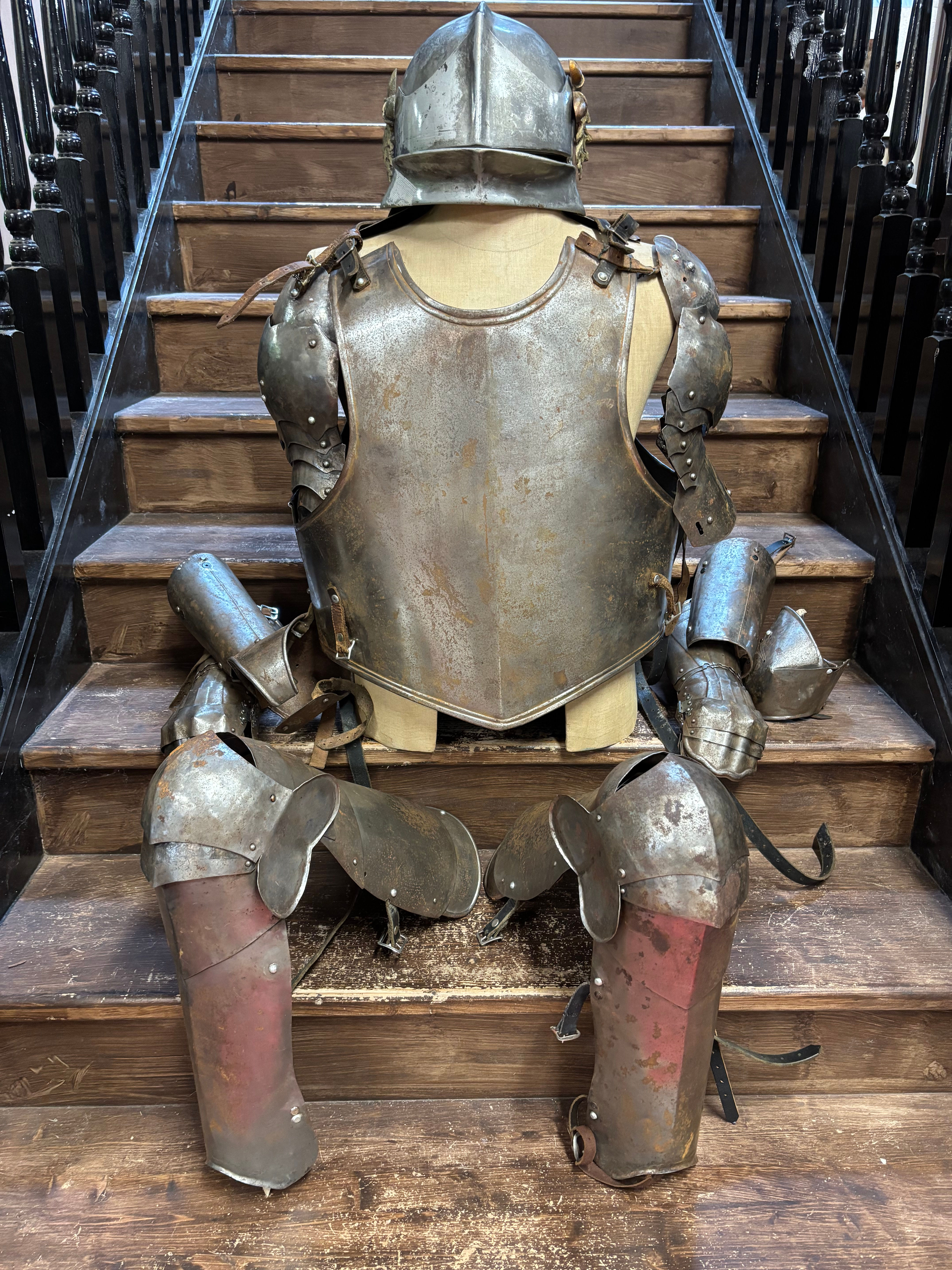 Re-enactment composite suit of plate armor,