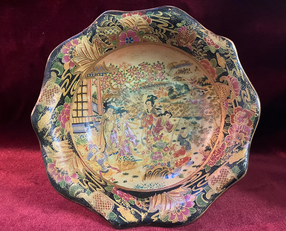 Thumbnail: Royal Satsuma Footed Centrepiece Bowl With Oriental Design
