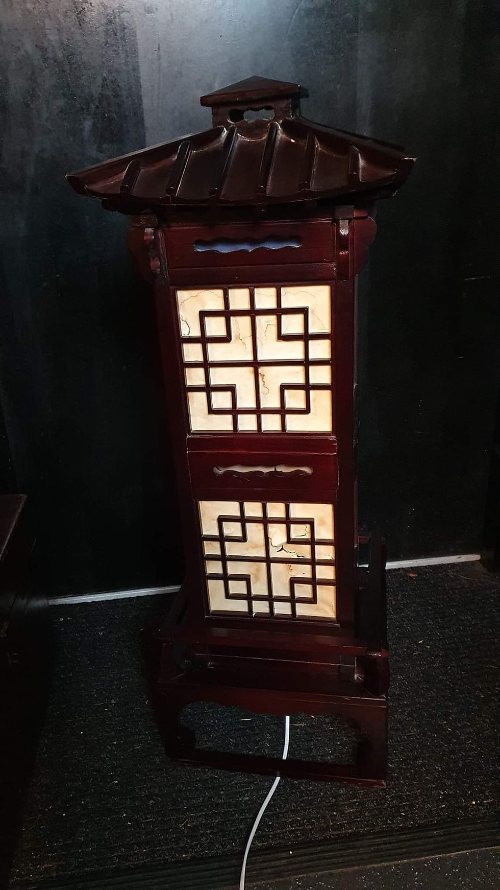 Thumbnail: Oriental Wooden Lantern