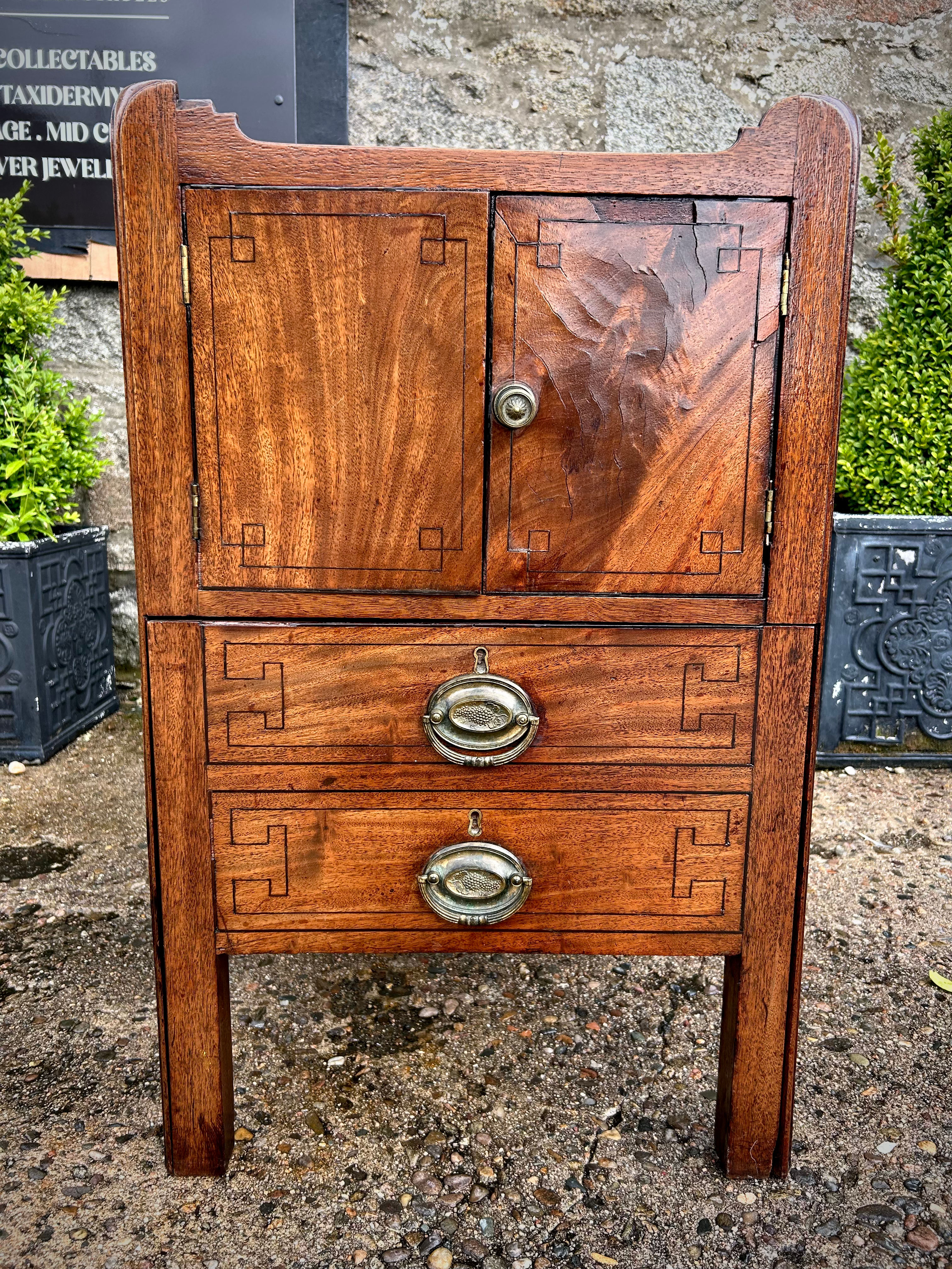 Late 18th century Georgian Mahogany Chamber Pot Bedside Cabinet Restoration Job