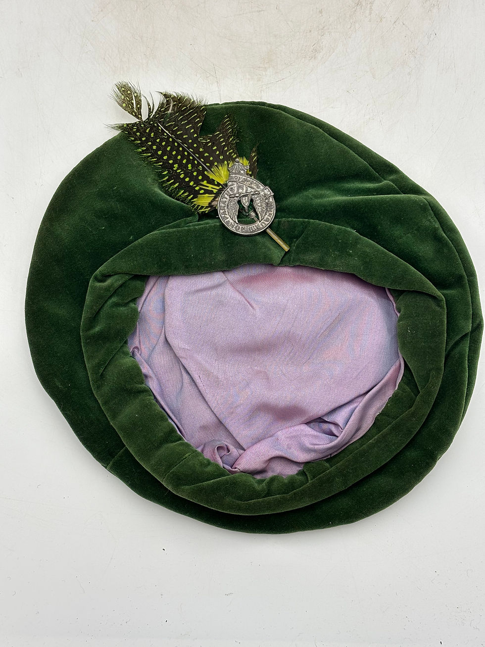 Thumbnail: Ladies Green Velvet Tam O’ Shanter Hat with Clan Johnstone Cap Badge  Motto “Nev