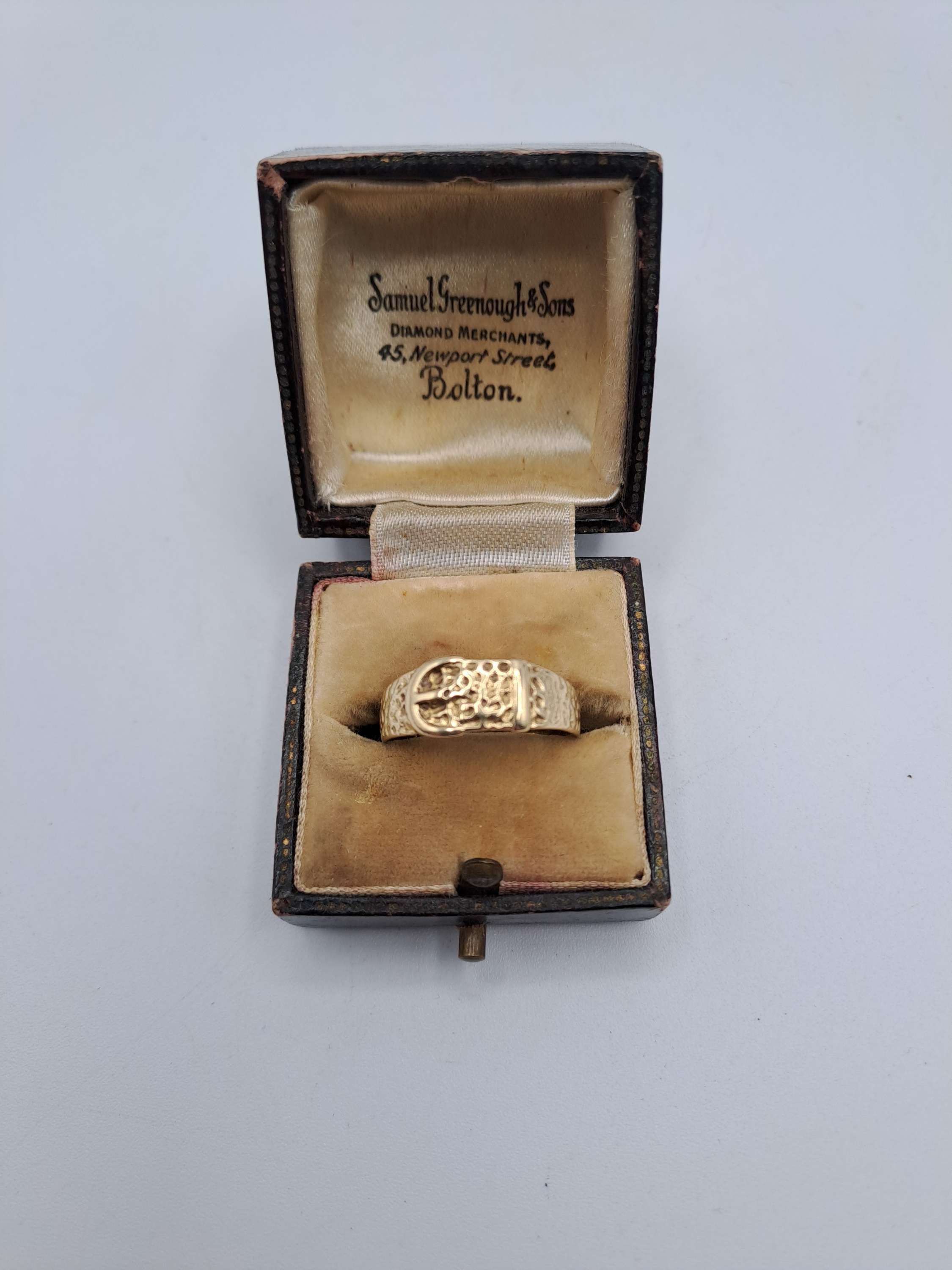 9ct Gold Gents Buckle Ring