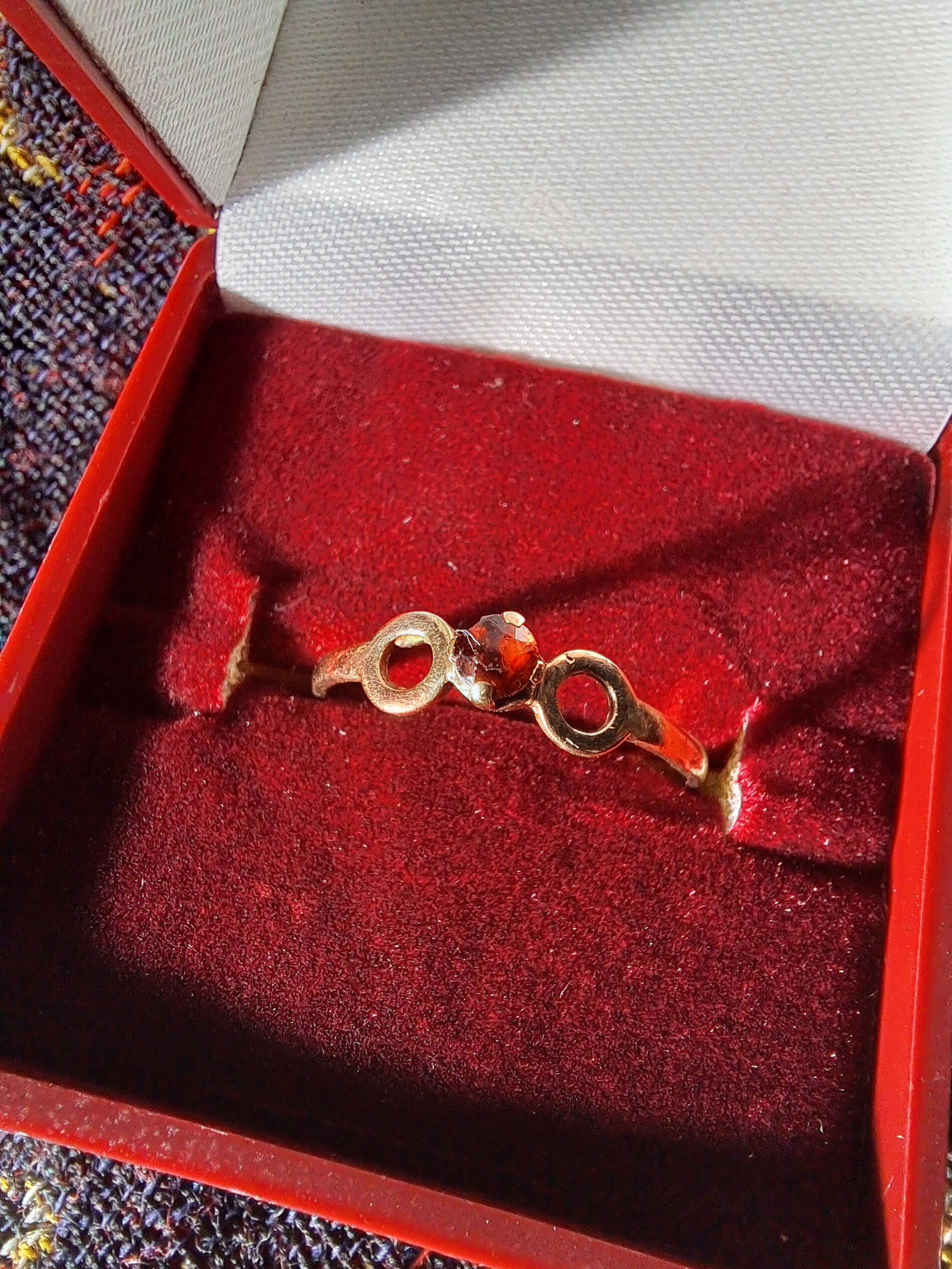 9ct Gold Garnet Ring