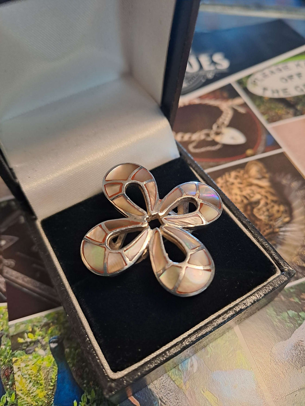 Thumbnail: Mother of Pearl 925 Silver Ring